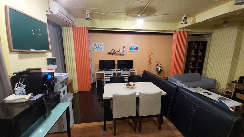 Buzz Guesthouse Hostel Сеул Экстерьер фото