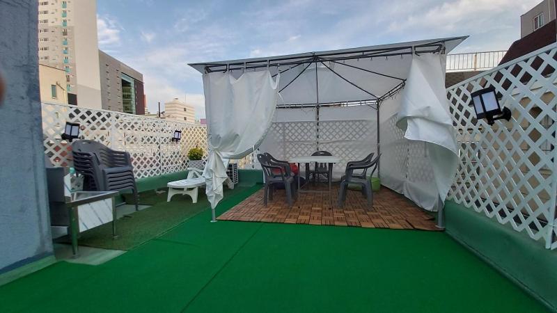 Buzz Guesthouse Hostel Сеул Экстерьер фото