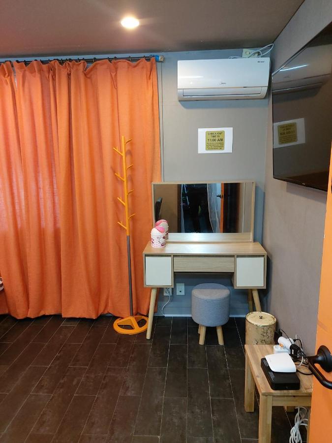 Buzz Guesthouse Hostel Сеул Экстерьер фото