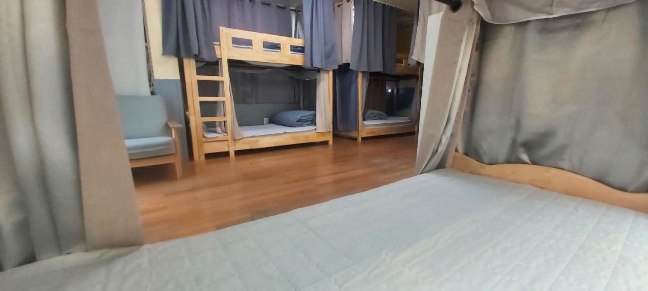 Buzz Guesthouse Hostel Сеул Экстерьер фото