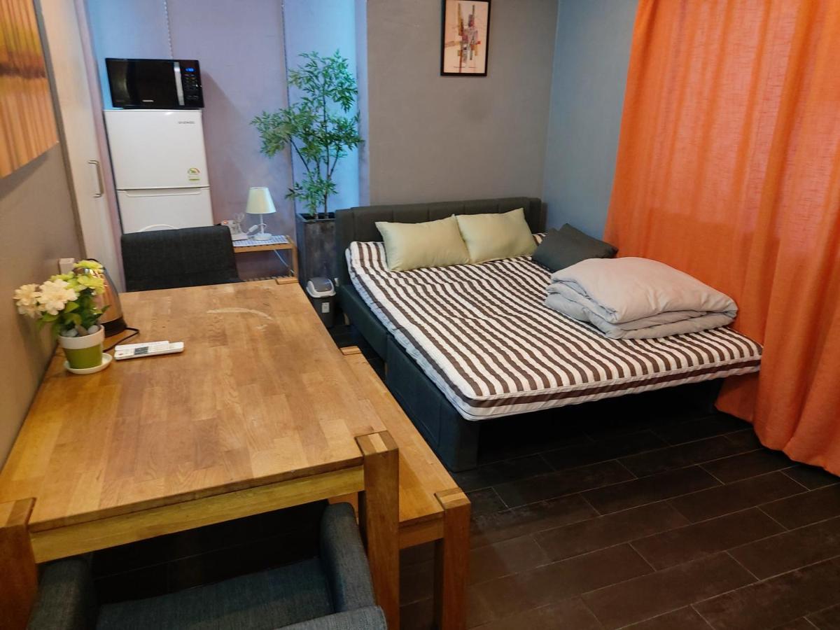 Buzz Guesthouse Hostel Сеул Экстерьер фото