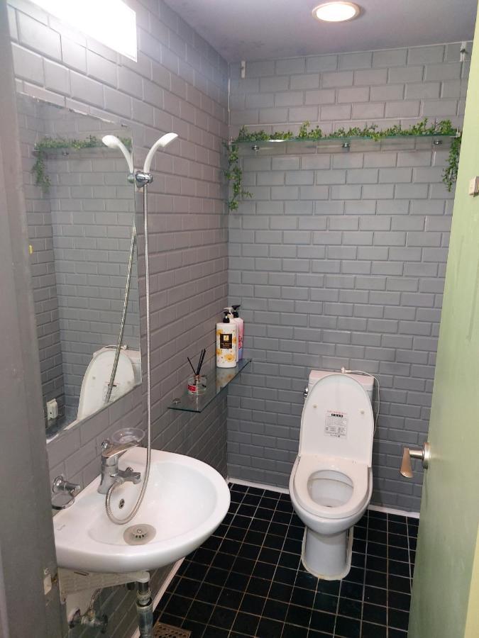 Buzz Guesthouse Hostel Сеул Экстерьер фото