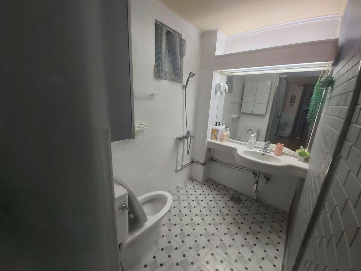 Buzz Guesthouse Hostel Сеул Экстерьер фото